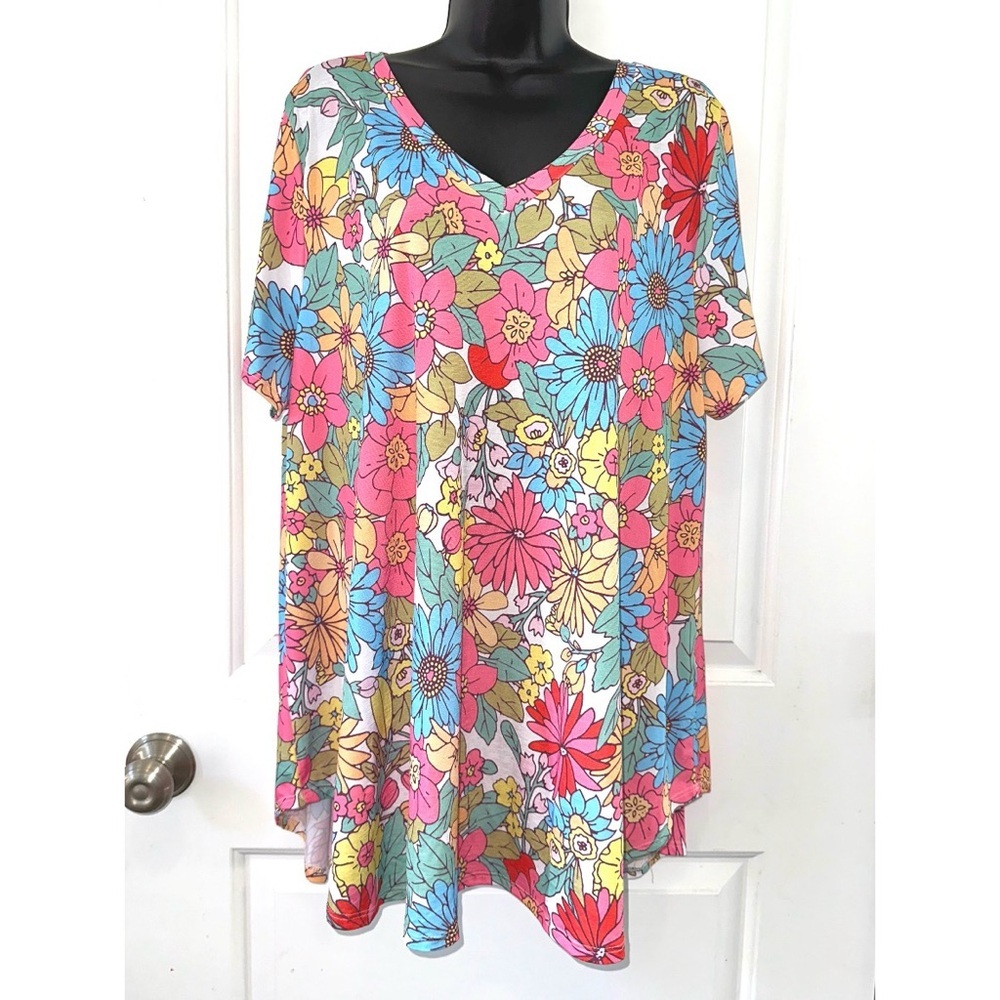 Honeyme Vibrant Floral V-Neck Women's Top